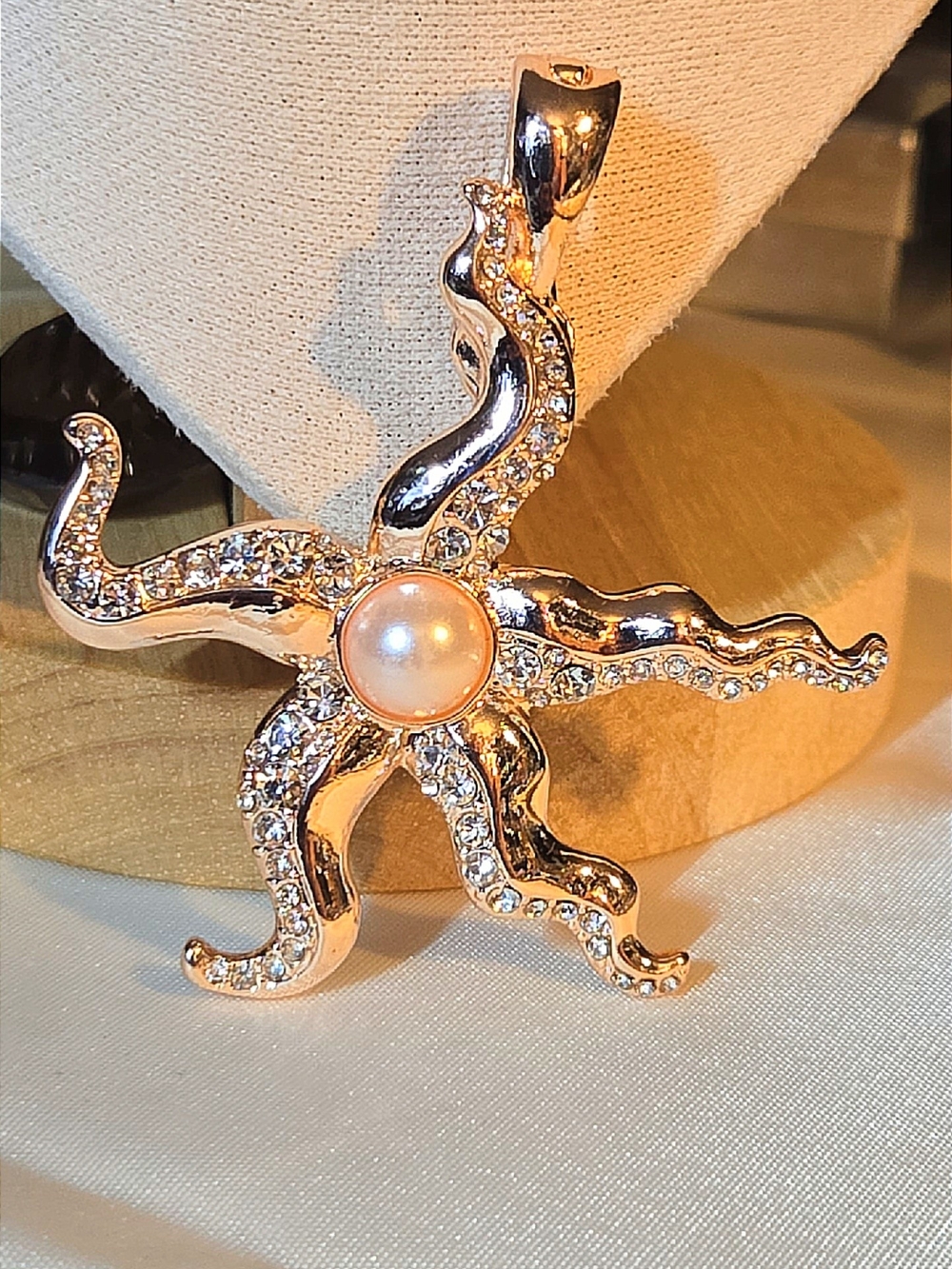 Rose Gold Starfish Pendant Necklace with Pearl and Crystals